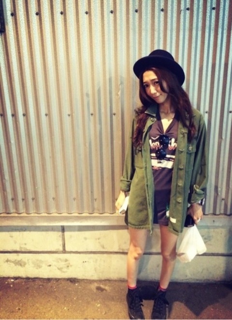 ロックでシックな ロンドンガール みたいに着こなす 黒 コーデ Cbk Magazine 公式