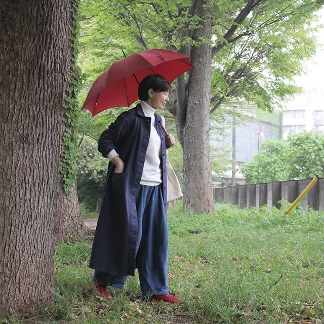 傘をさしてもオシャレ 雨の日お出かけコーデの秘策アイデア9選 Cbk Magazine 公式