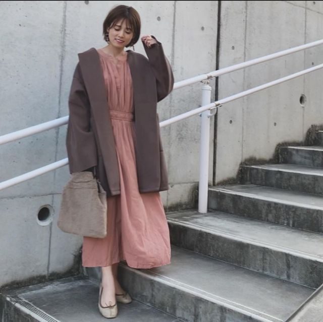 この春「くすみピンク」に注目♪ 甘くなりすぎない大人女子の