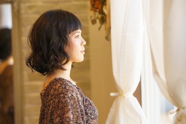 チリチリくせ毛 を生かす 魅力にする くせ毛さん向けヘアスタイル アレンジ Cbk Magazine 公式