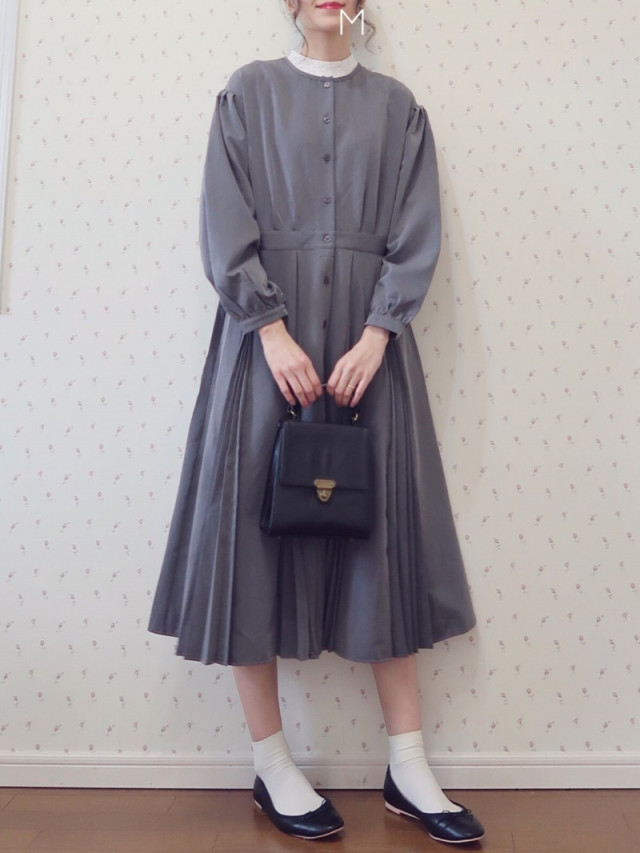 グレーのワンピースコーデ23選 大人っぽい可愛さを手に入れるお手本スタイル Cbk Magazine