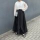 黒いロングスカートに合う服4選！ 脱・地味コーデが叶うトップス大特集♪