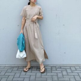 サンドベージュとは｜画像でわかるファッション用語の意味 ／サンドベージュとは？／サンドベージュはどんなデザイン？／サンドベージュのシューズ