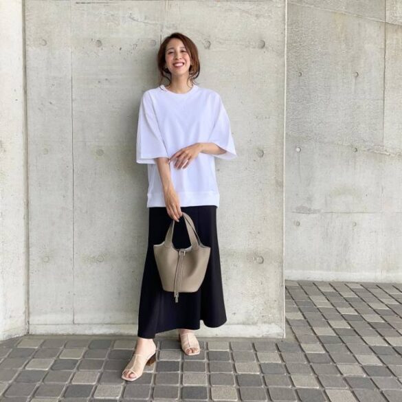 「長すぎる」を即解決！2026年最新トレンドに合わせるTシャツ丈のリメイク術と失敗しないセルフカットの極意