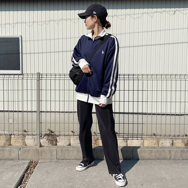 ジャージとは｜画像でわかるファッション用語の意味 ／ジャージとは？／ジャージはどんなデザイン？／ジャージの服（レディース）／ジャージのアウター