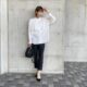 働く女性必見！ 白シャツ×黒パンツの通勤コーデをおしゃれに見せる裏技テクニック