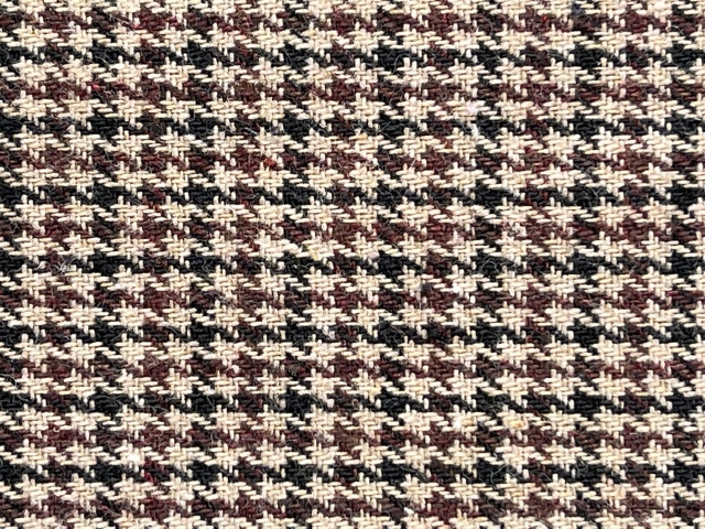 ドッグトゥース チェックとは|画像でわかるファッション用語の意味 /ドッグトゥース チェックとは?/ドッグトゥース チェックはどんなデザイン?/ドッグトゥース チェックはどんな柄?