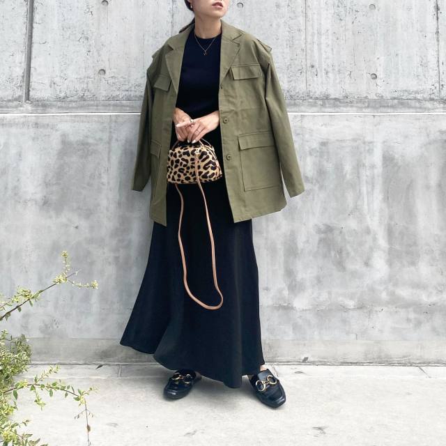 ミリタリーとは｜画像でわかるファッション用語の意味 ／ミリタリーとは？／ミリタリーはどんなデザイン？／ミリタリーの服（レディース）／ミリタリーのアウター