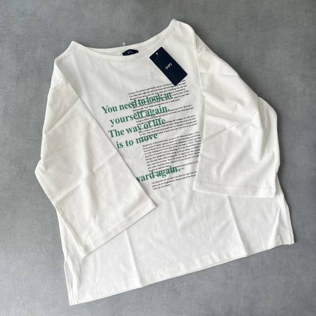 カットソーとは｜画像でわかるファッション用語の意味 ／カットソーとは？／カットソーはどんなデザイン？／カットソー