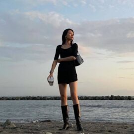 マイクロミニとは｜画像でわかるファッション用語の意味 ／マイクロミニとは？／マイクロミニはどんなデザイン？／マイクロミニの服（レディース）／マイクロミニのスカート