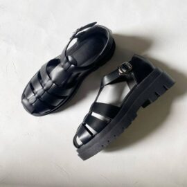 プラットフォーム・ソールとは｜画像でわかるファッション用語の意味 ／プラットフォーム・ソールとは？／プラットフォーム・ソールはどんなデザイン？／プラットフォーム・ソールのシューズ