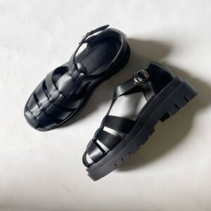 プラットフォーム・ソールとは｜画像でわかるファッション用語の意味 ／プラットフォーム・ソールとは？／プラットフォーム・ソールはどんなデザイン？／プラットフォーム・ソールのシューズ