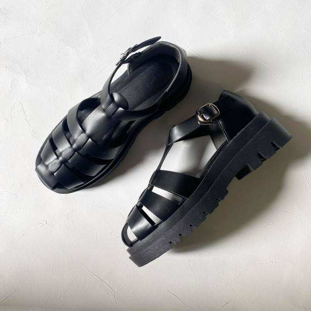 プラットフォーム・ソールとは｜画像でわかるファッション用語の意味 ／プラットフォーム・ソールとは？／プラットフォーム・ソールはどんなデザイン？／プラットフォーム・ソールのシューズ