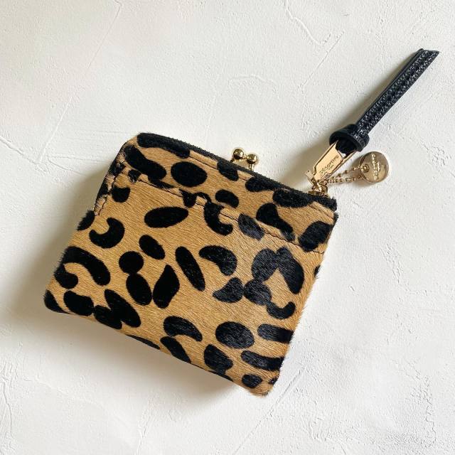 レオパードとは｜画像でわかるファッション用語の意味 ／レオパードとは？／レオパードはどんなデザイン？／レオパードの財布