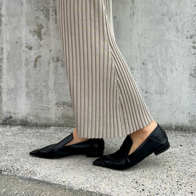 ドレスシューズとは｜画像でわかるファッション用語の意味 ／ドレスシューズとは？／ドレスシューズはどんなデザイン？／ドレスシューズ