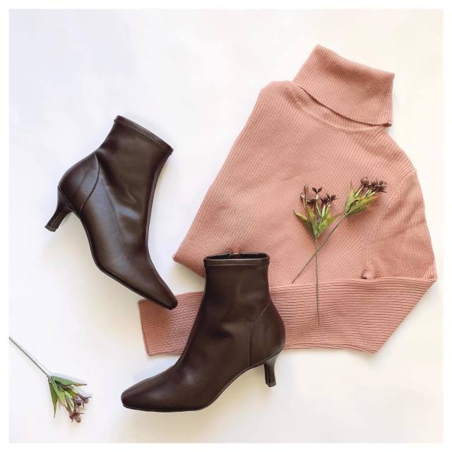 アンクルブーツとは｜画像でわかるファッション用語の意味 ／アンクルブーツとは？／アンクルブーツはどんなデザイン？／アンクルブーツ／ショートブーツ