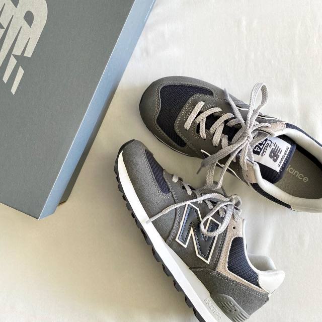 ユニセックスとは｜画像でわかるファッション用語の意味 ／ユニセックスとは？／ユニセックスはどんなデザイン？／ユニセックスのシューズ