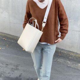 モヘアとは｜画像でわかるファッション用語の意味 ／モヘアとは？／モヘアはどんなデザイン？／モヘアの服（レディース）／モヘアのトップス