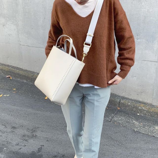 モヘアとは｜画像でわかるファッション用語の意味 ／モヘアとは？／モヘアはどんなデザイン？／モヘアの服（レディース）／モヘアのトップス