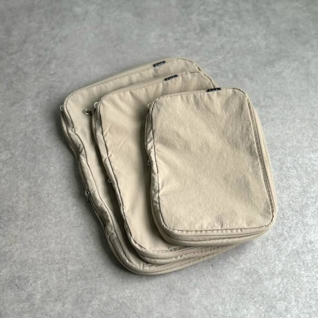 エクリュとは｜画像でわかるファッション用語の意味 ／エクリュとは？／エクリュはどんなデザイン？／エクリュのポーチ