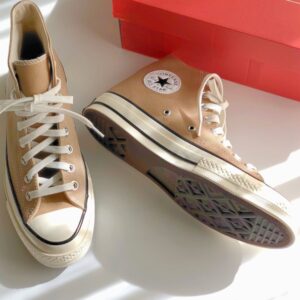 キャンバスとは｜画像でわかるファッション用語の意味 ／キャンバスとは？／キャンバスはどんなデザイン？／キャンバスのシューズ