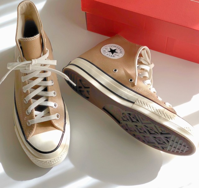 キャンバスとは|画像でわかるファッション用語の意味 /キャンバスとは?/キャンバスはどんなデザイン?/キャンバスのスニーカー