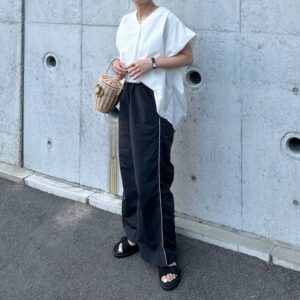 側章とは｜画像でわかるファッション用語の意味 ／側章とは？／側章はどんなデザイン？／側章の服（レディース）／側章のパンツ