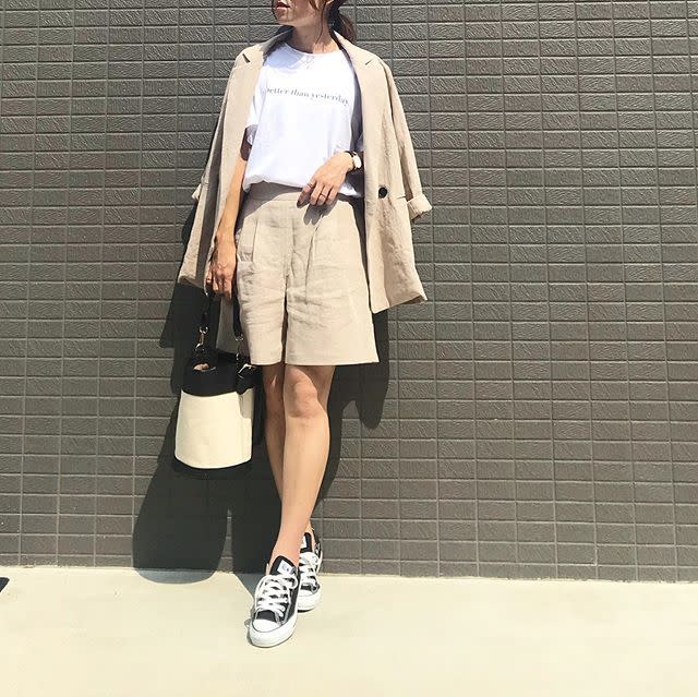 コロニアルスタイルとは｜画像でわかるファッション用語の意味 ／コロニアルスタイルとは？／コロニアルスタイルはどんなデザイン？／コロニアルスタイルの服（レディース）／コロニアルファッション／リネンの服