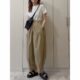 夏の黒ショルダーバッグに合う服は？ 色を生かした大人コーデ術