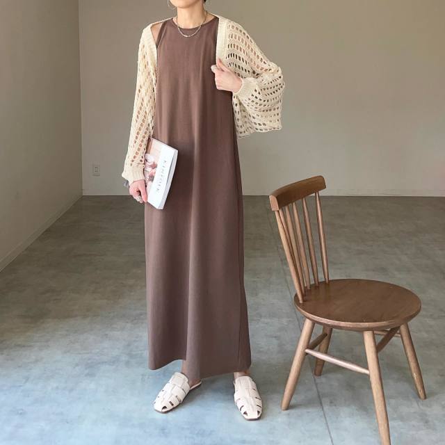 ボレロとは|画像でわかるファッション用語の意味 /ボレロとは?/ボレロはどんなデザイン?/ボレロの服(レディース)/ニットボレロ