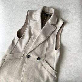 ジレとは｜画像でわかるファッション用語の意味 ／ジレとは？／ジレはどんなデザイン？／ジレの服（レディース）／ジレのトップス