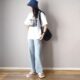 Tシャツ×ジーンズ、インしない着こなし方は？ おしゃれに見せるバランスガイド