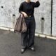 黒い服×茶色のバッグでワンランク上に！ 即マネできる簡単コーデ術